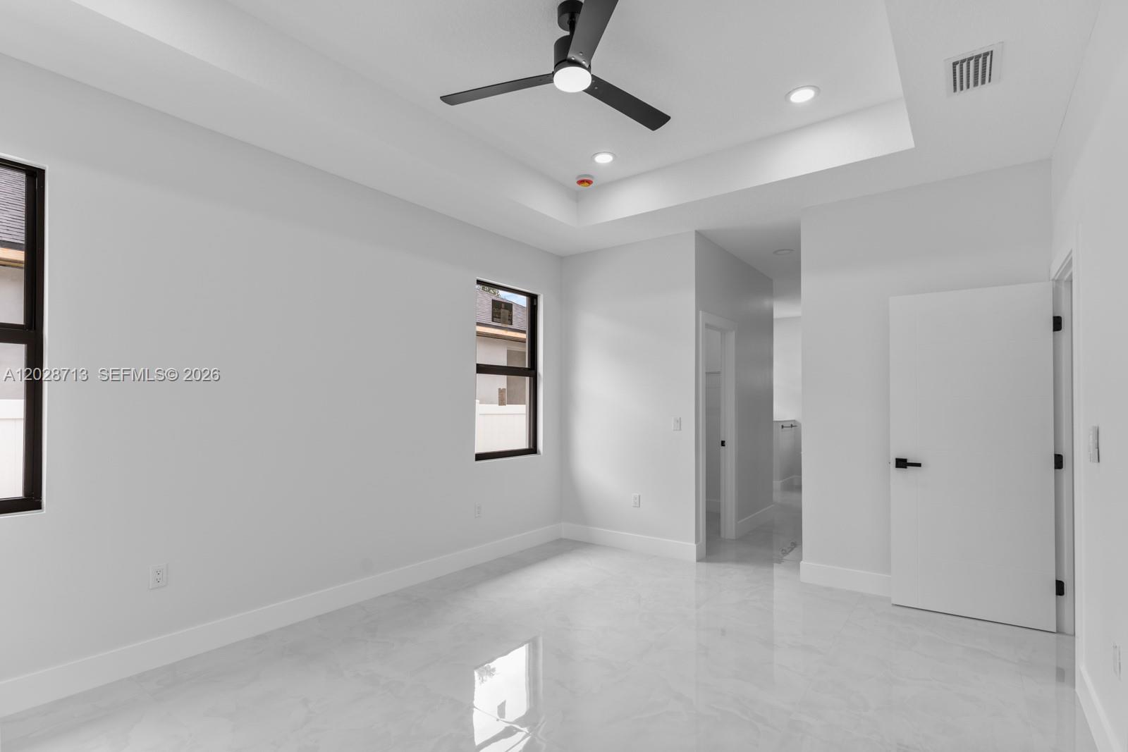 8210 N Elmer St, Property Photo 8