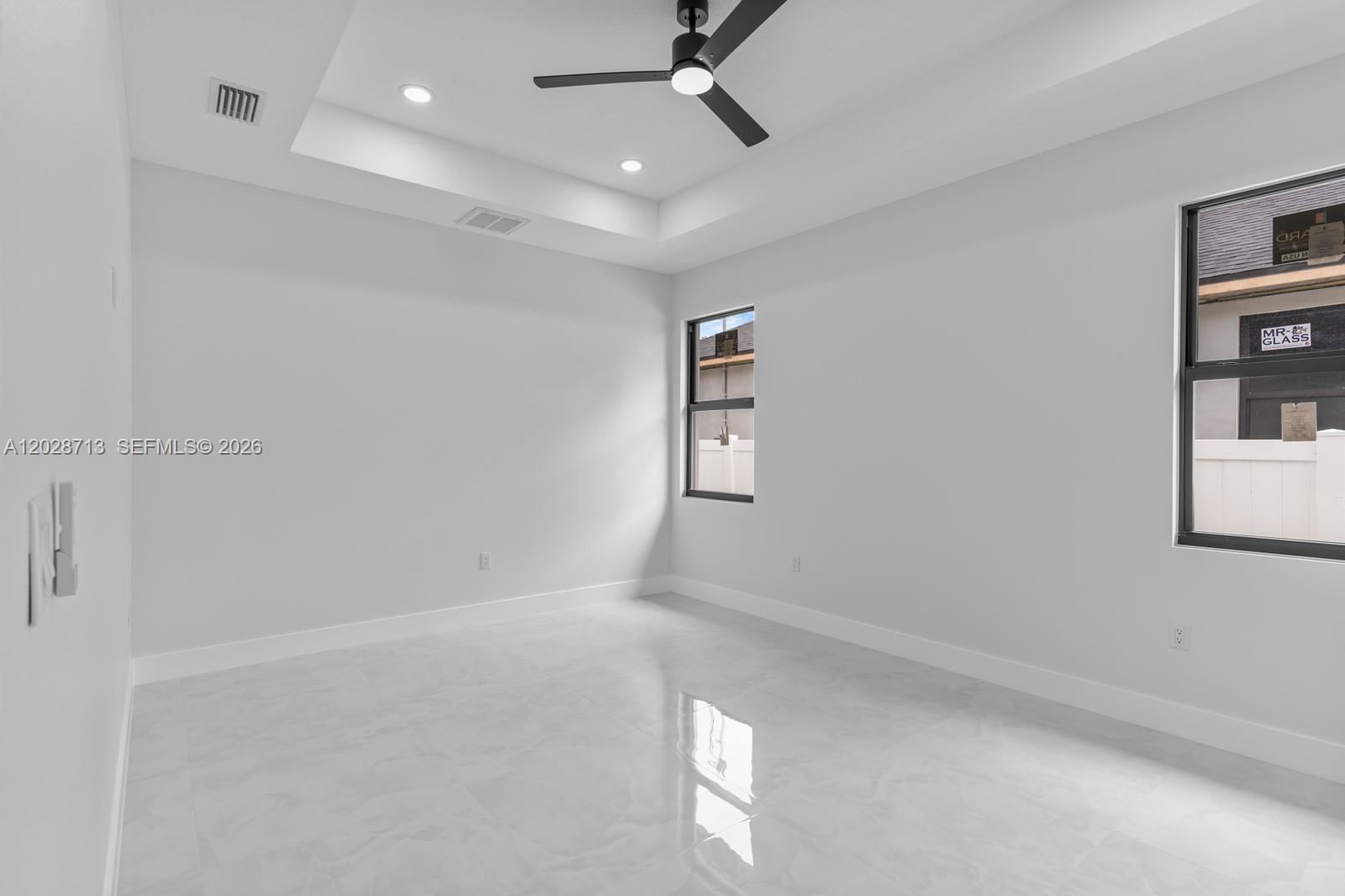 8210 N Elmer St, Property Photo 9