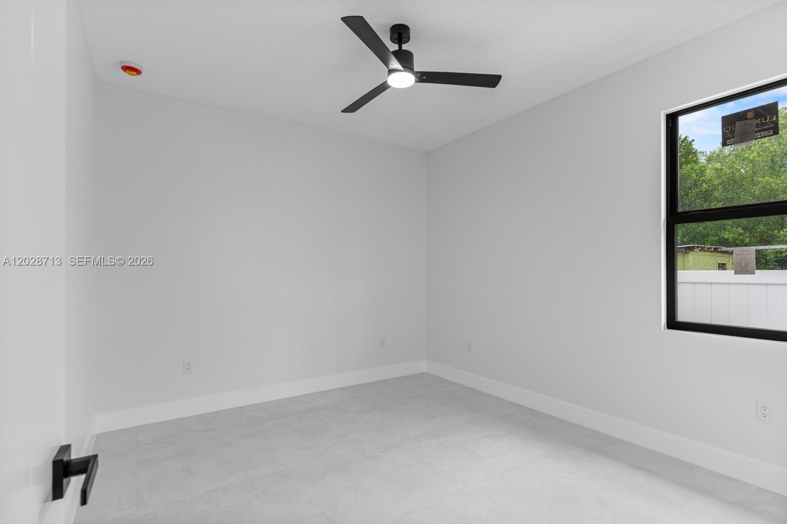 8210 N Elmer St, Property Photo 29