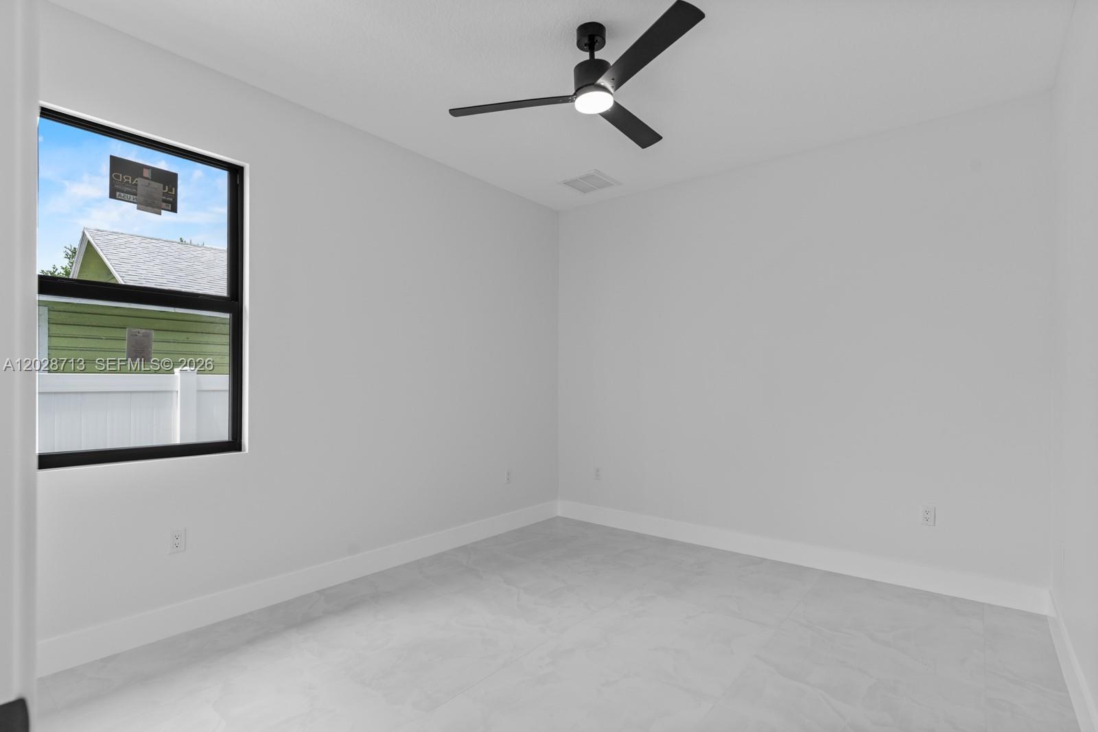 8210 N Elmer St, Property Photo 34