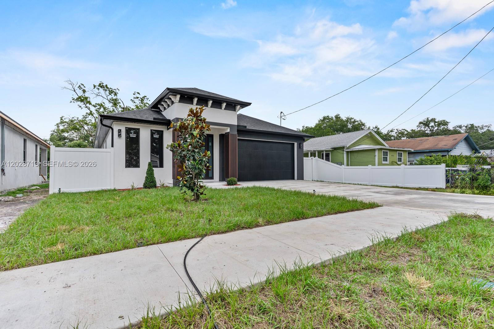 8210 N Elmer St, Property Photo 42