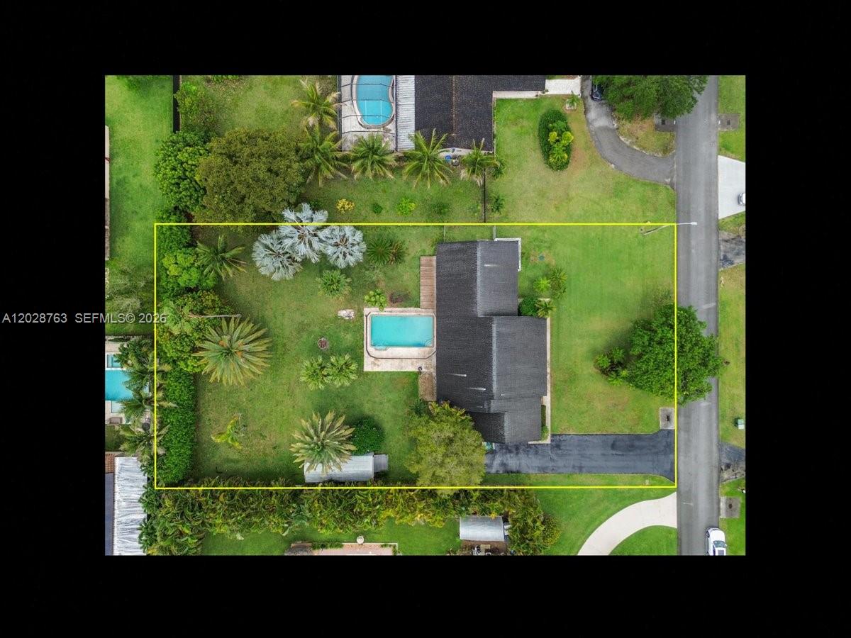 1571 Nw 20th St Property Photo 2