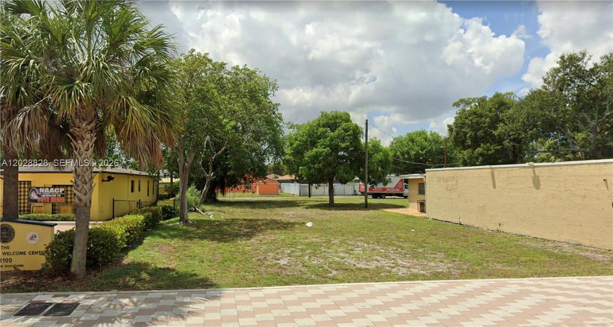 1102 Nw 6th St Property Photo 3