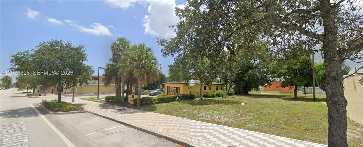 1102 Nw 6th St Property Photo 4