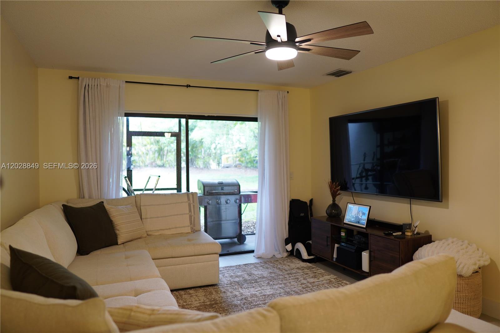 453 Lakeview Dr 2 Property Photo 6