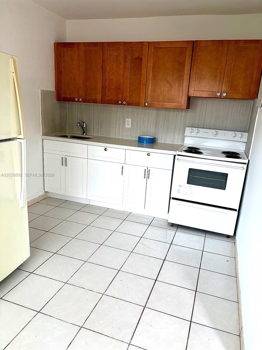 1629 Taft St 1-2 Property Photo 3