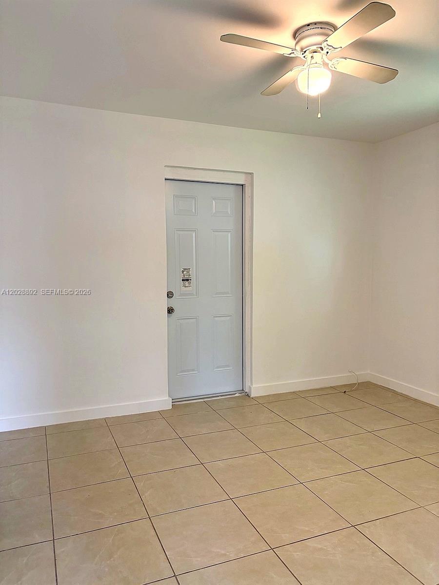 1629 Taft St 1-2 Property Photo 6