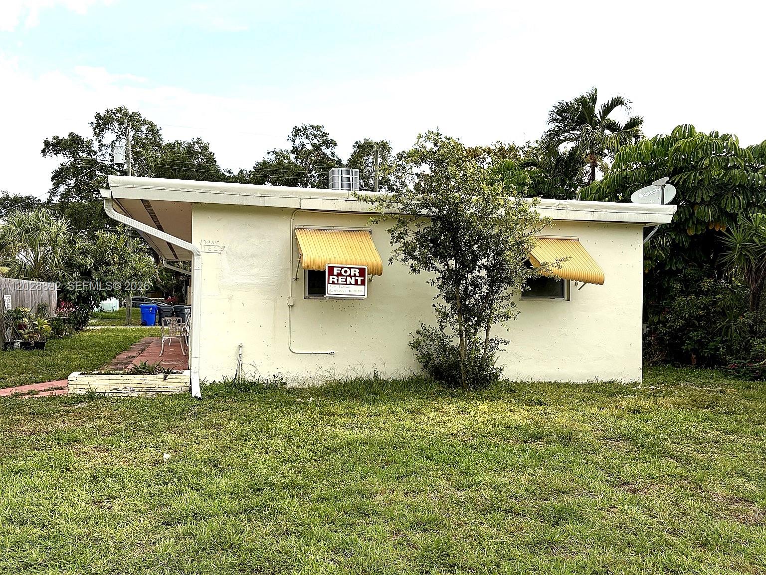 1629 Taft St 1-2 Property Photo 10