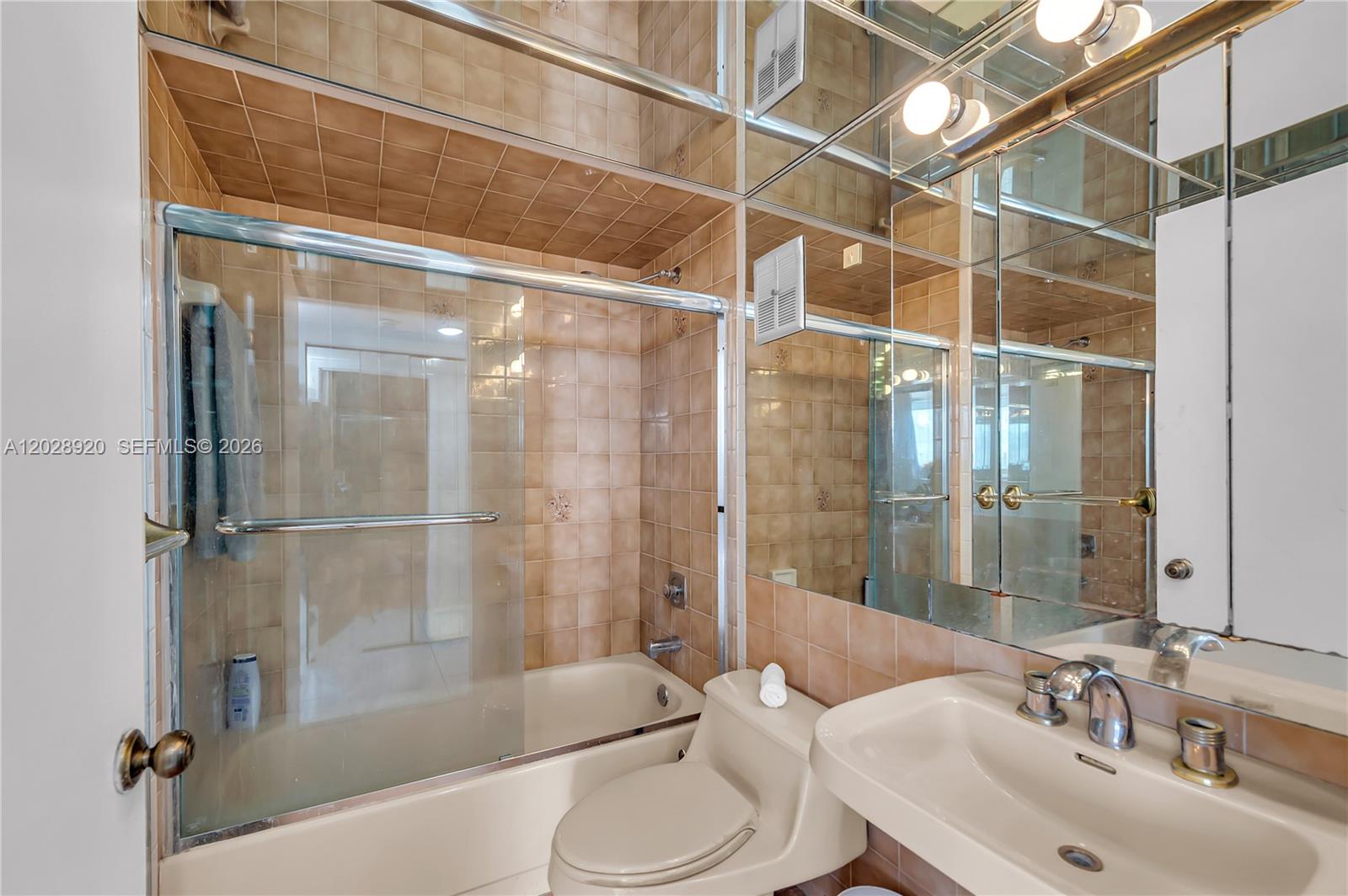 3200 Collins Ave 12-8 Property Photo 23