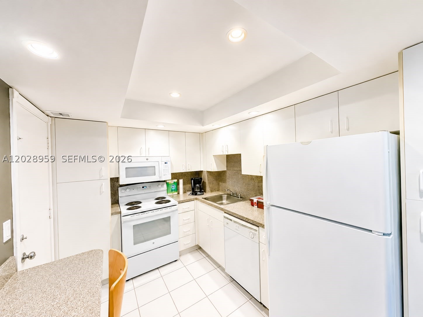 5005 Collins Ave 616 Property Photo 10