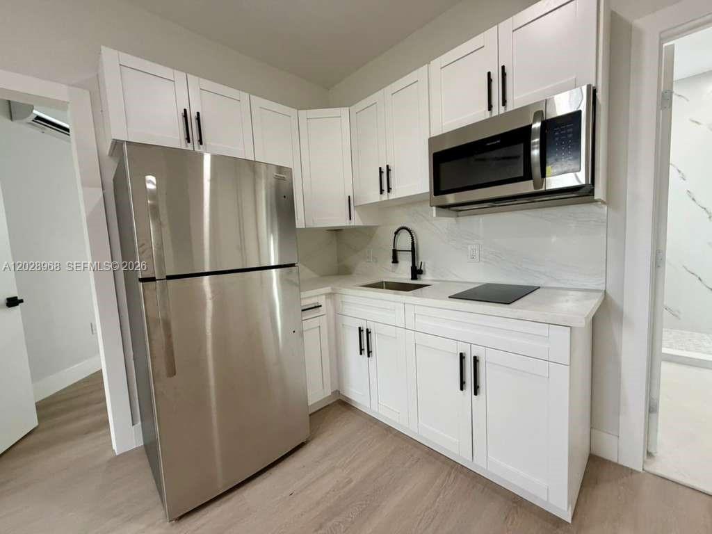 2425 Sw 6th St 6 Property Photo 4