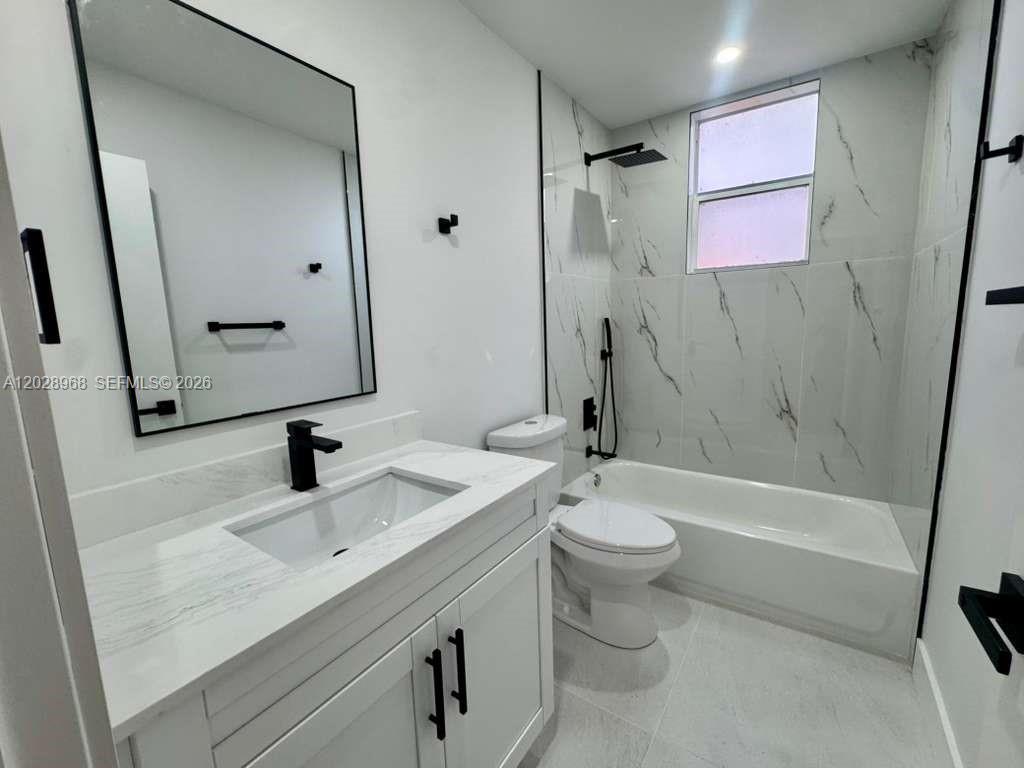 2425 Sw 6th St 6 Property Photo 11