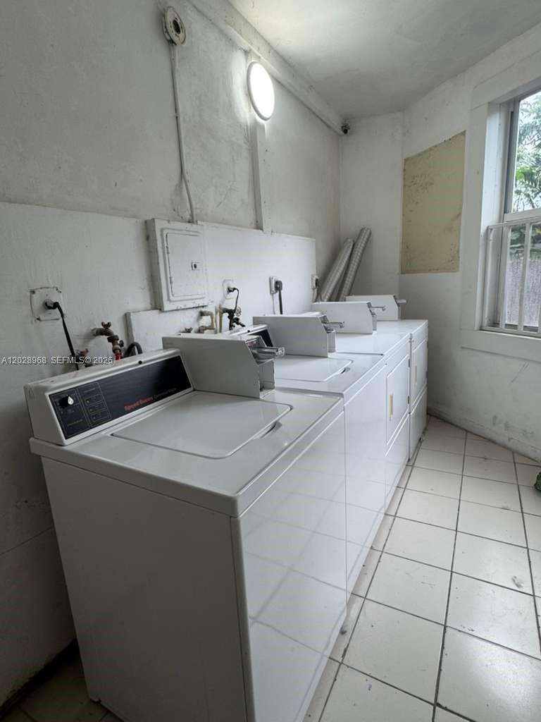 2425 Sw 6th St 6 Property Photo 17