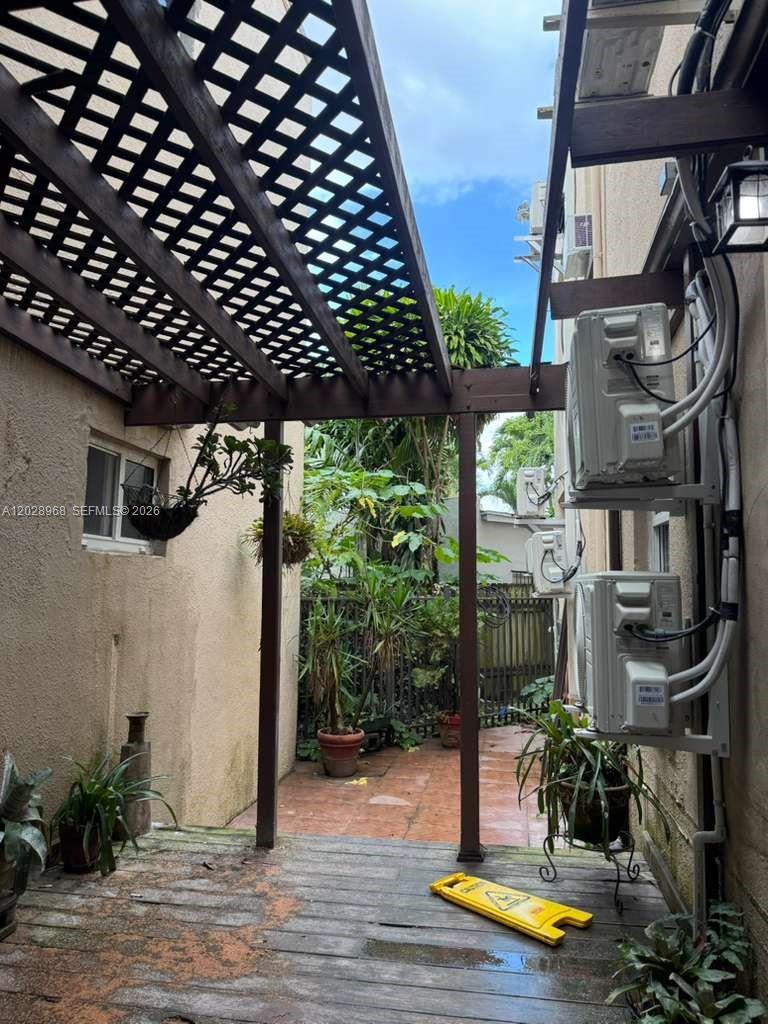 2425 Sw 6th St 6 Property Photo 18