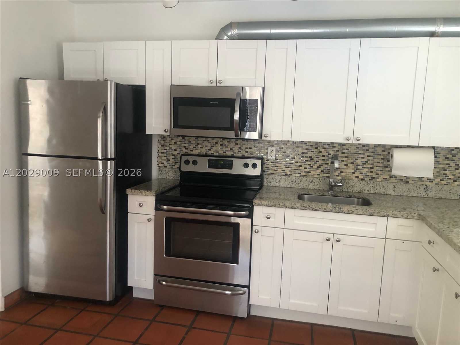 1100 Sw 10th St 1 Property Photo 4