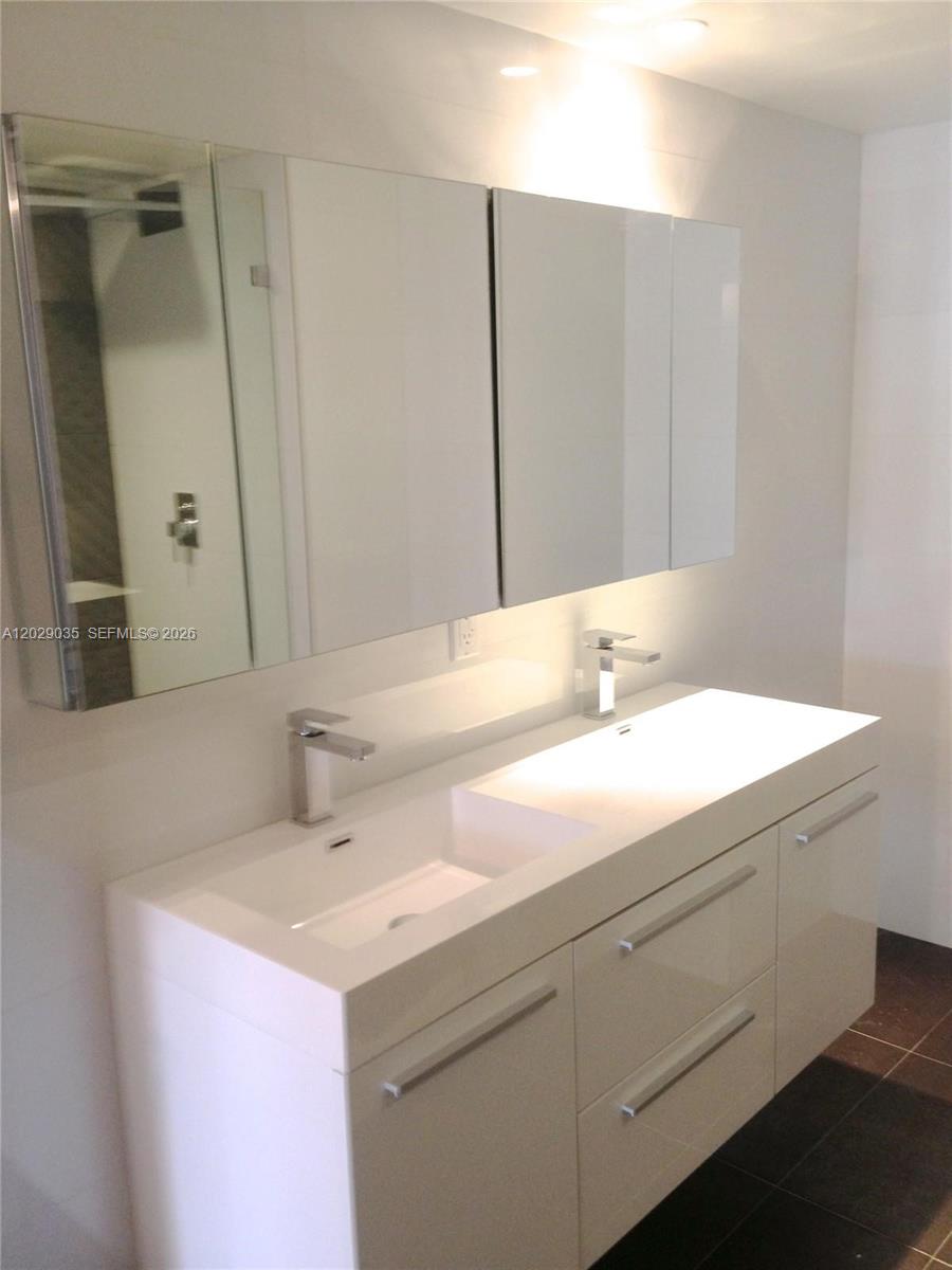 8911 Collins Ave 1104 Property Photo 8