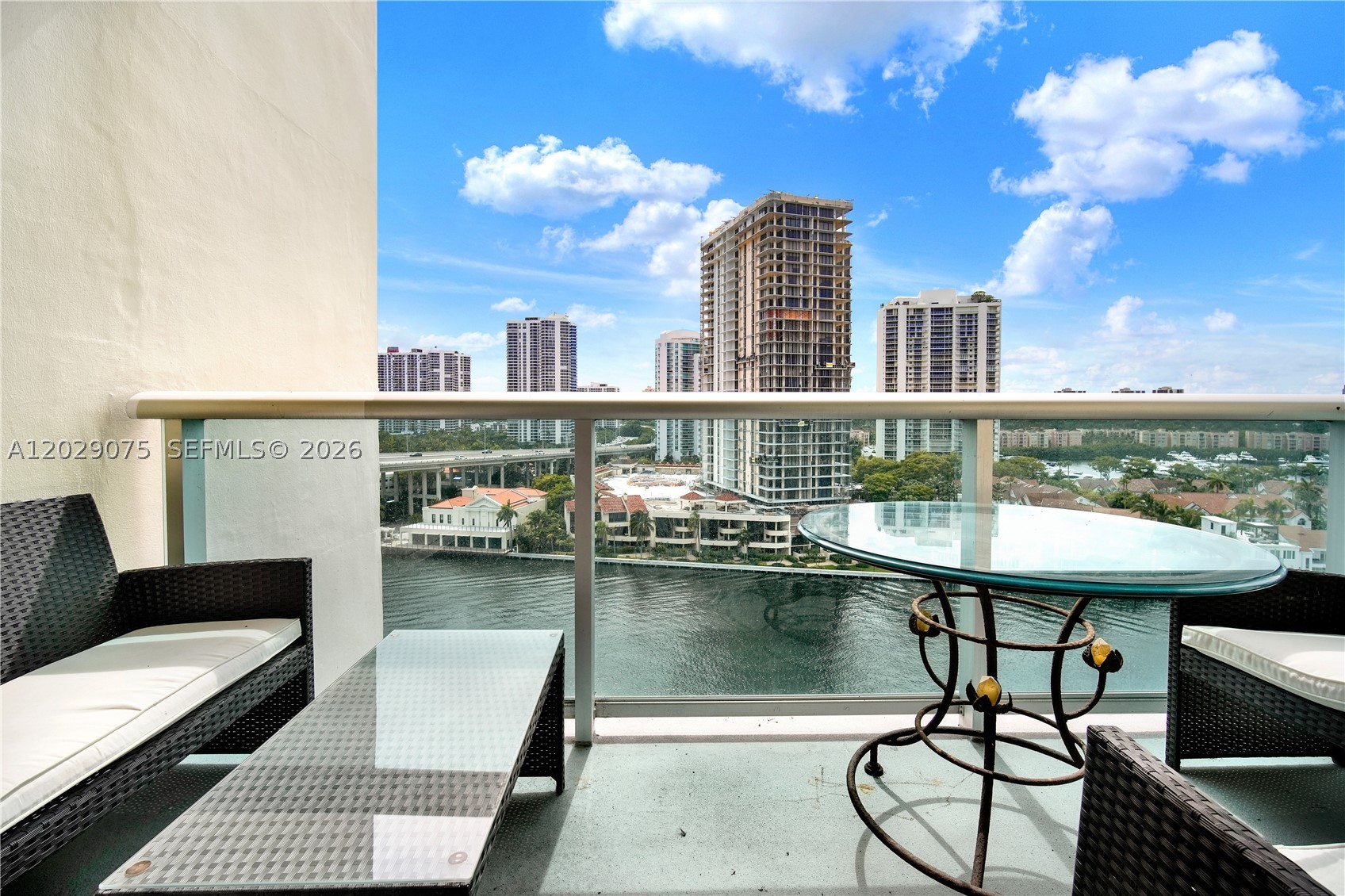 19390 Collins Ave 1419 Property Photo 4