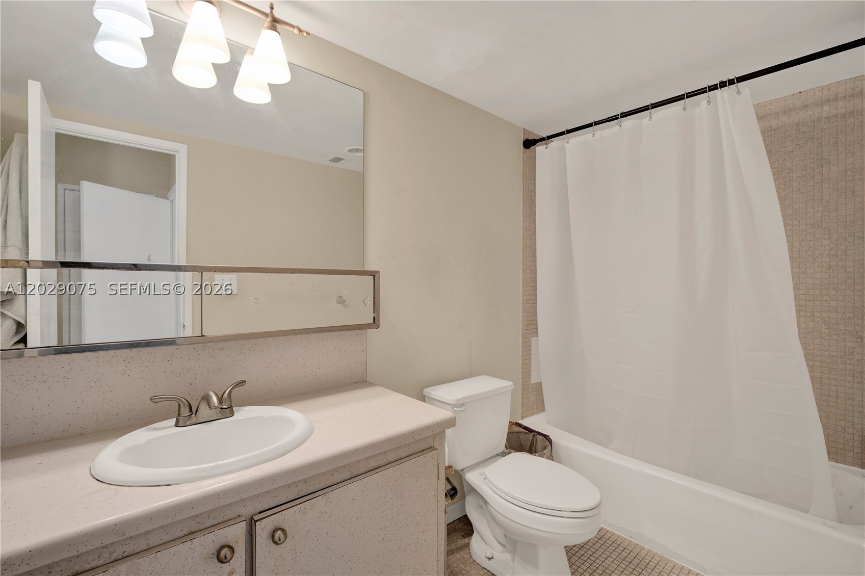 19390 Collins Ave 1419 Property Photo 16