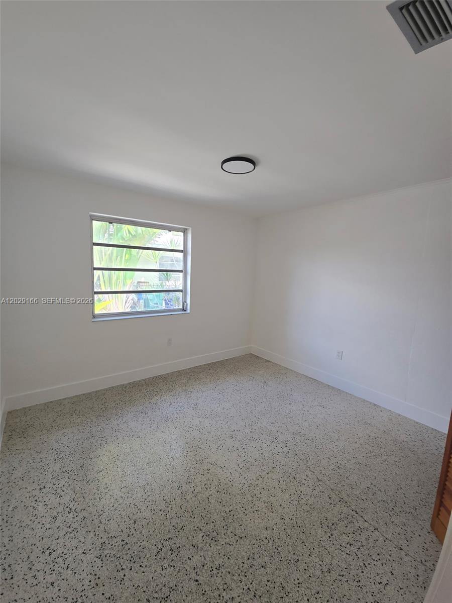 3435 Nw 4th St Property Photo 4