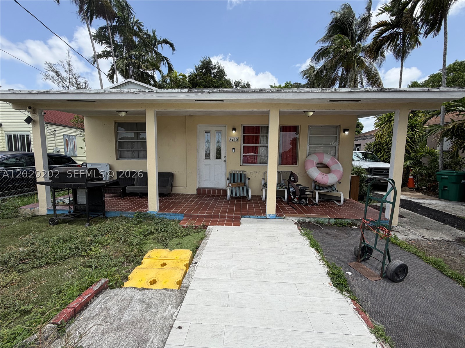 3245 NW 34th St Property Photo 1