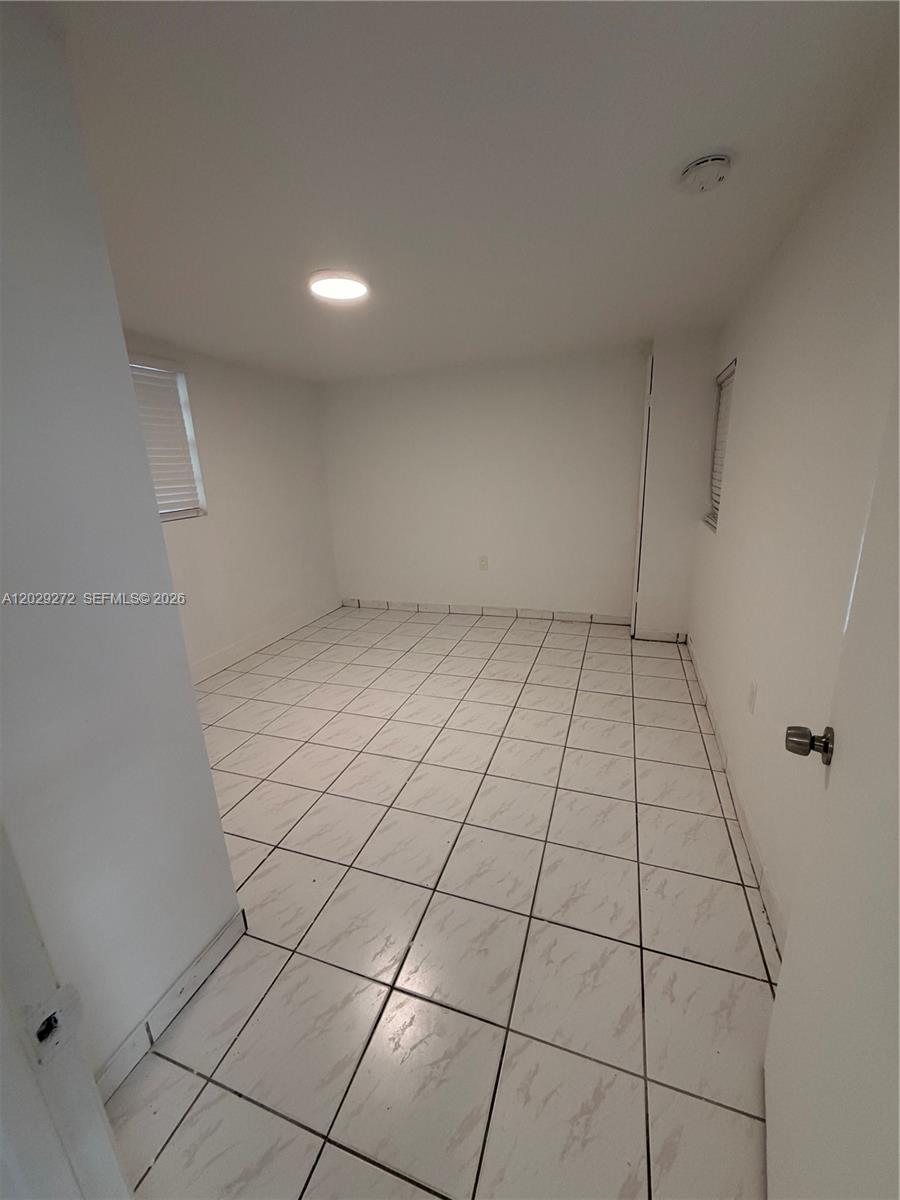 2420 Nw 31st St 3 Property Photo 6