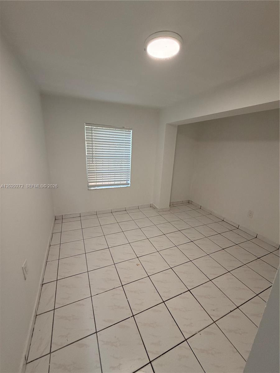 2420 Nw 31st St 3 Property Photo 10
