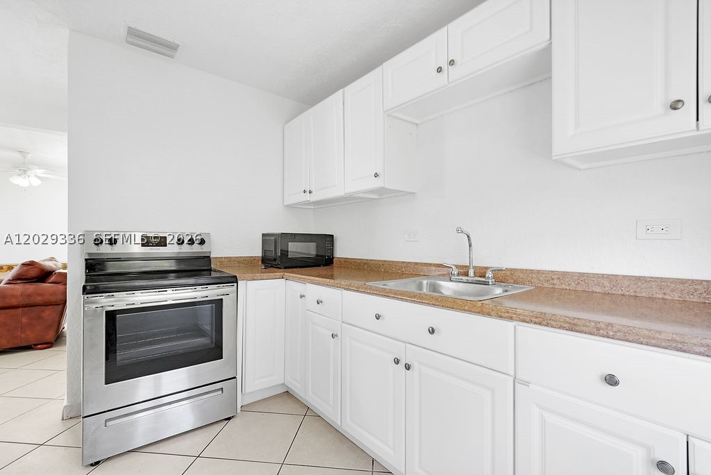 2415 Pierce St - Property Photo 4