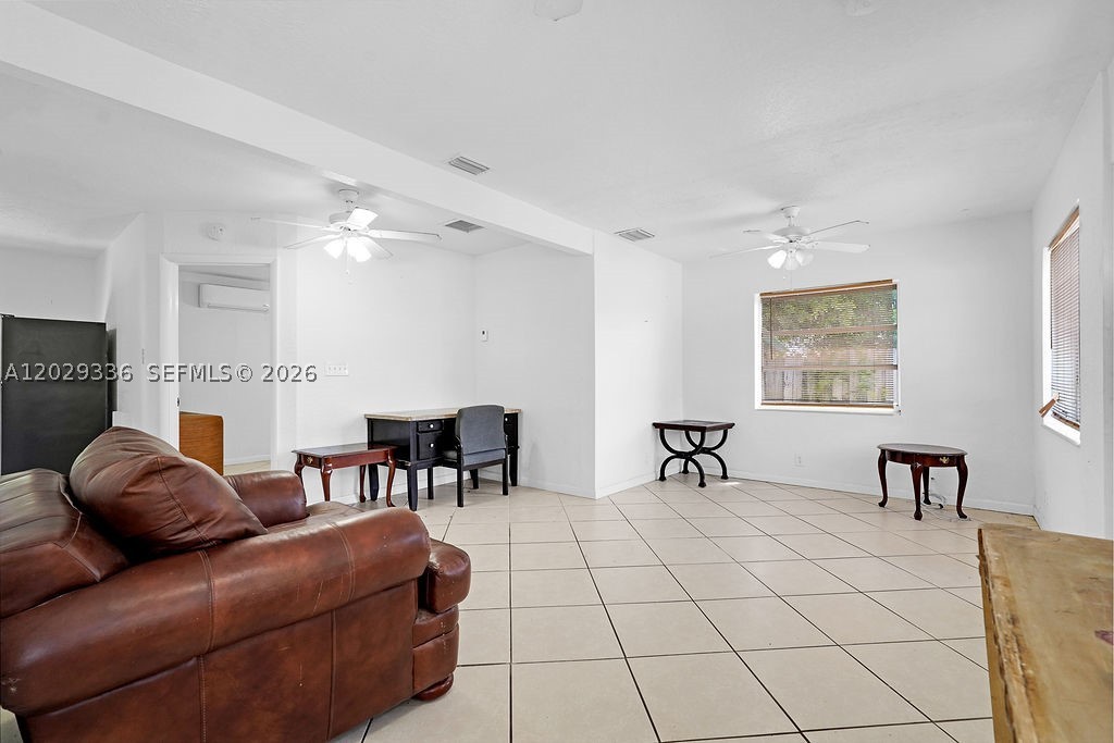 2415 Pierce St - Property Photo 7