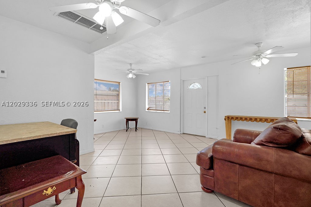 2415 Pierce St - Property Photo 8