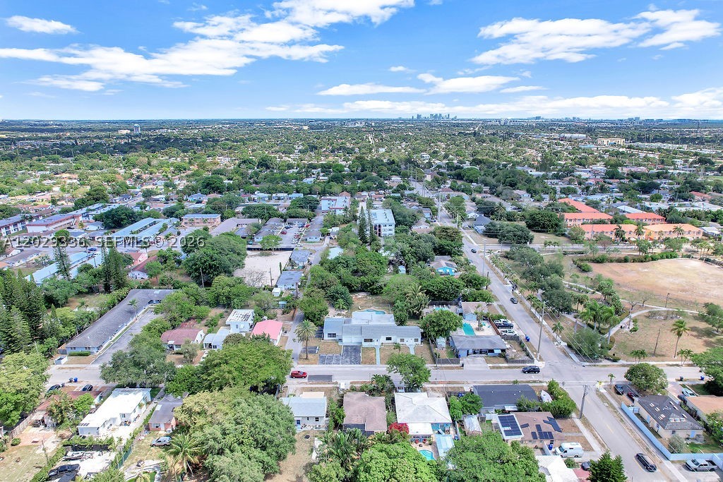 2415 Pierce St - Property Photo 18
