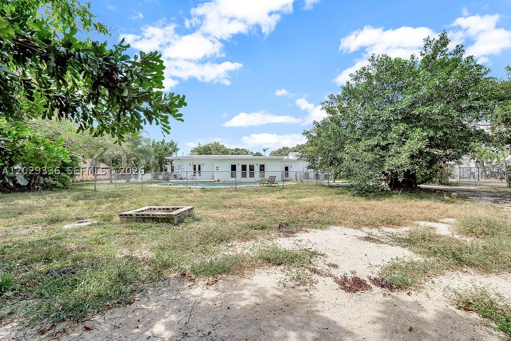 2415 Pierce St - Property Photo 27