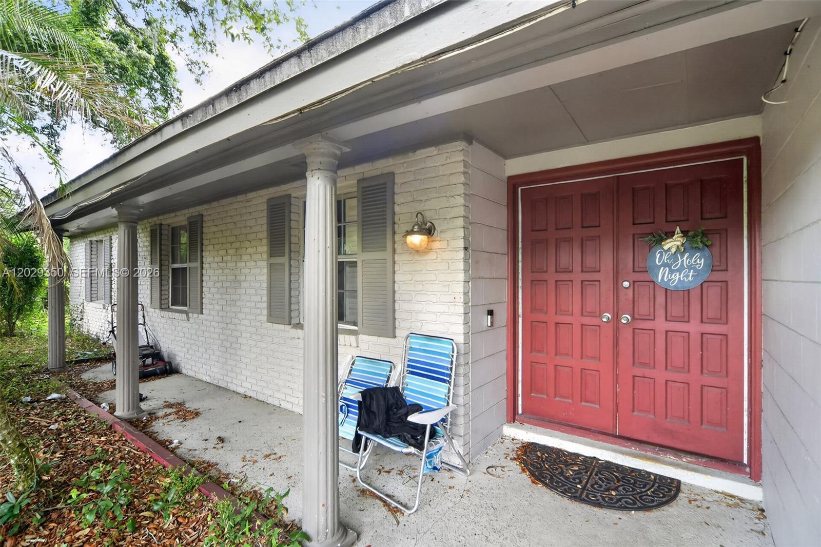 570 N Hart Blvd Property Photo 2