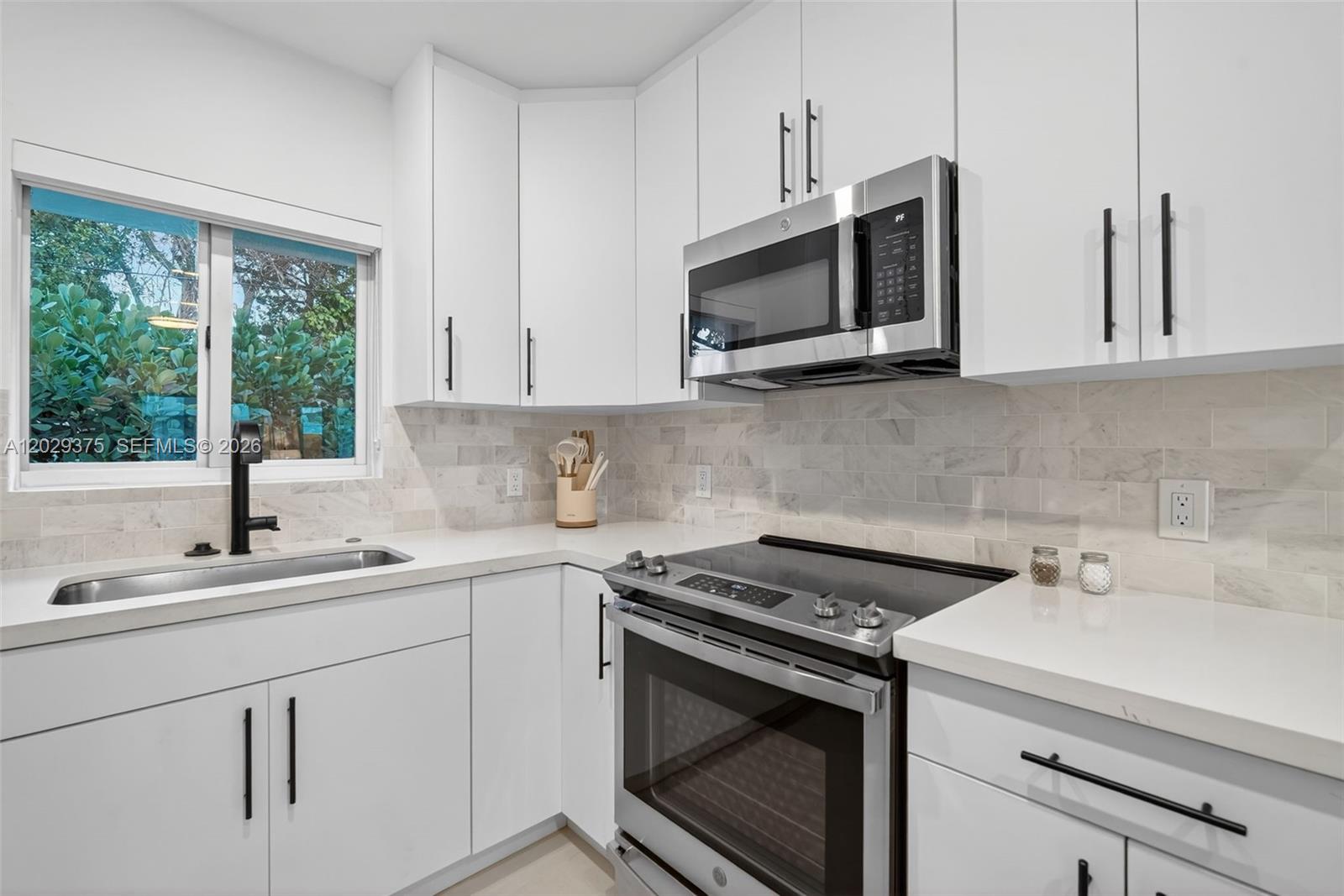 8109 Harding Ave Property Photo 17