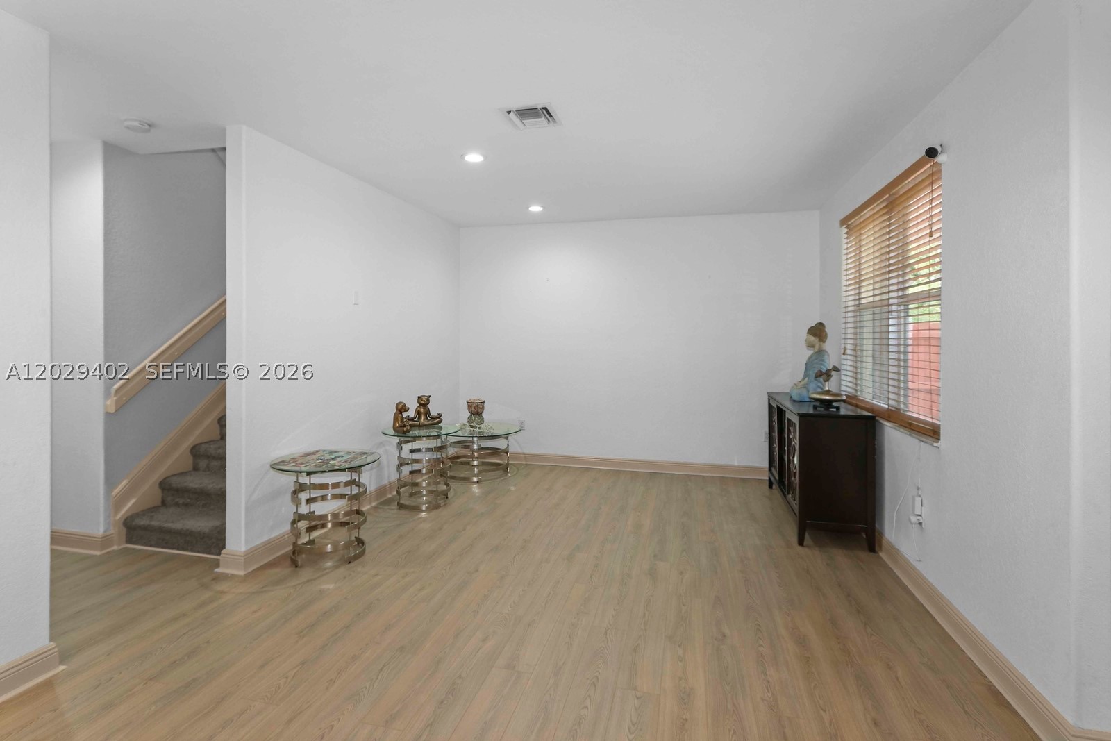 A12029402 Property Photo 7