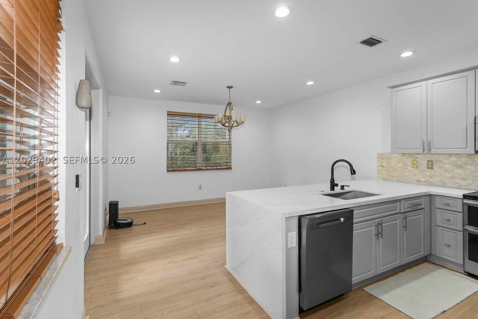 A12029402 Property Photo 8