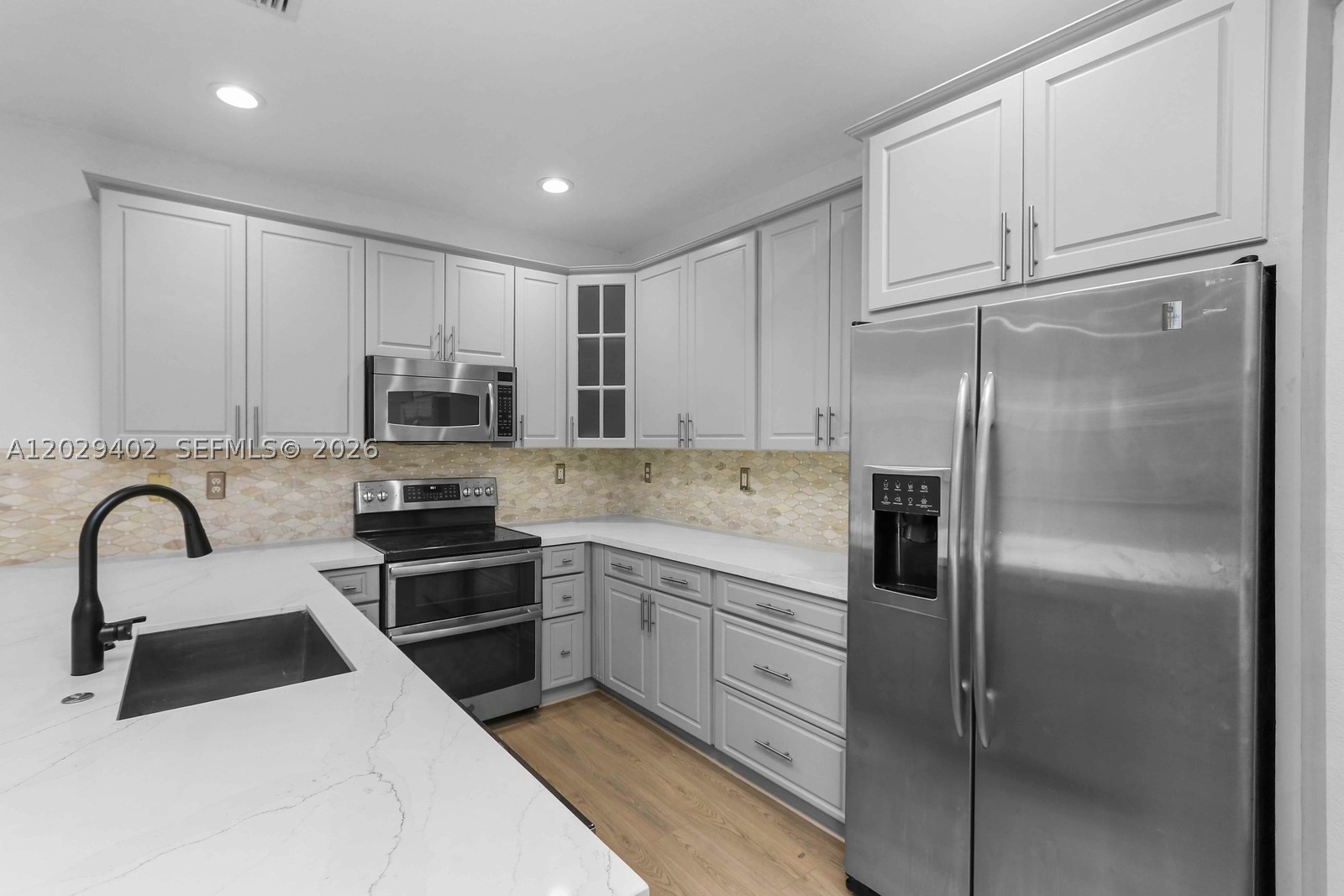 A12029402 Property Photo 9