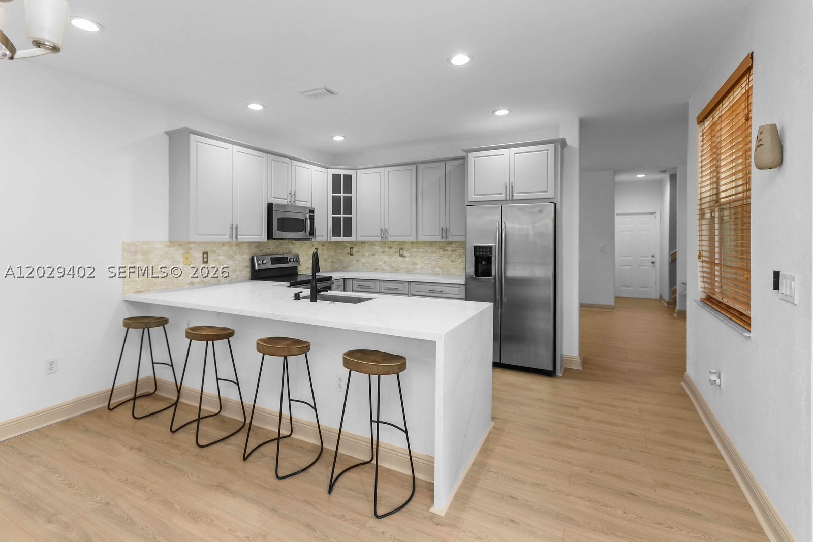 A12029402 Property Photo 12