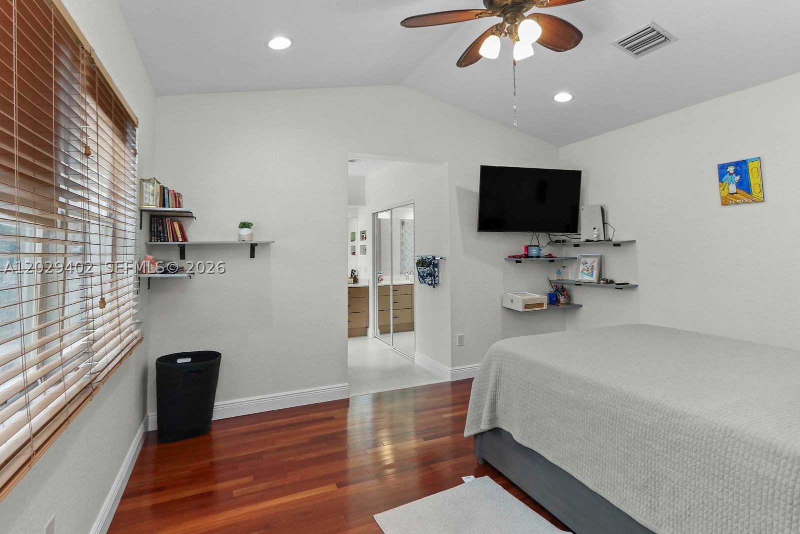 A12029402 Property Photo 16