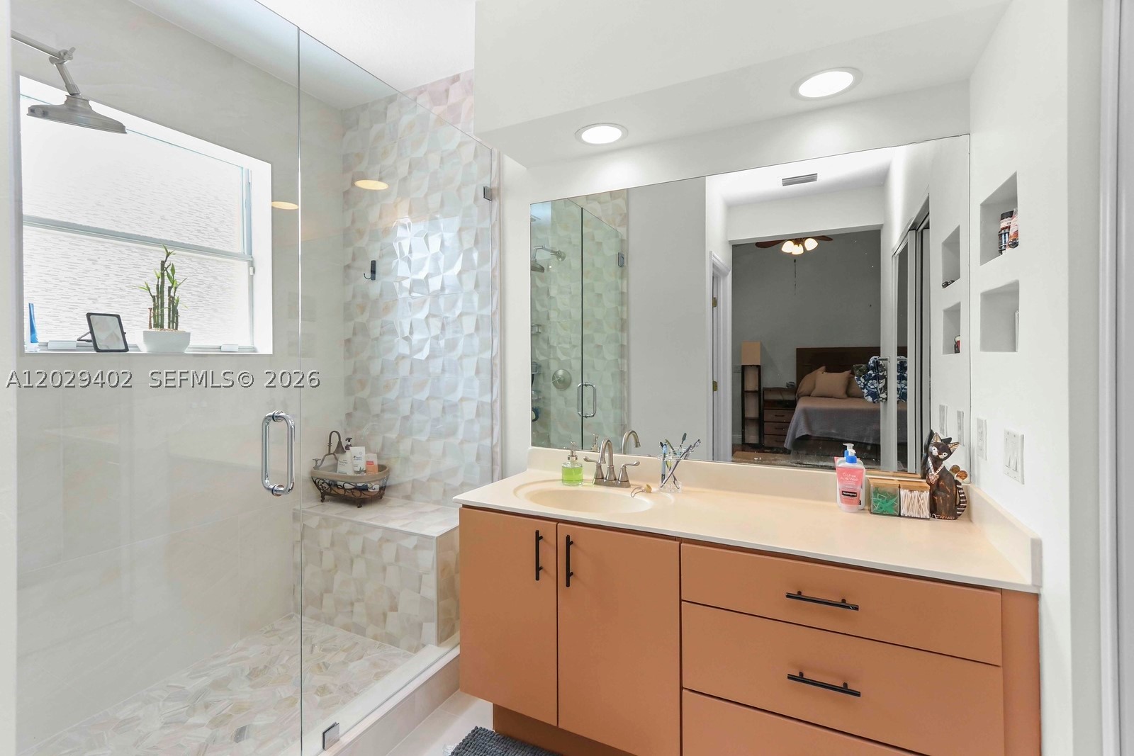 A12029402 Property Photo 18