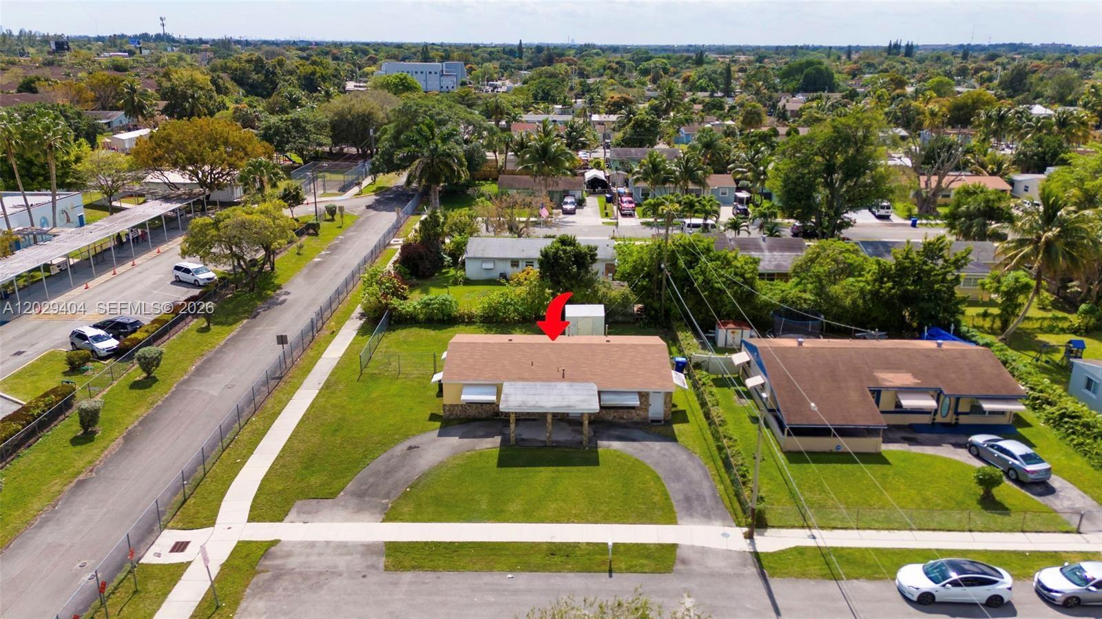 6200 SW 18th St Property Photo 1