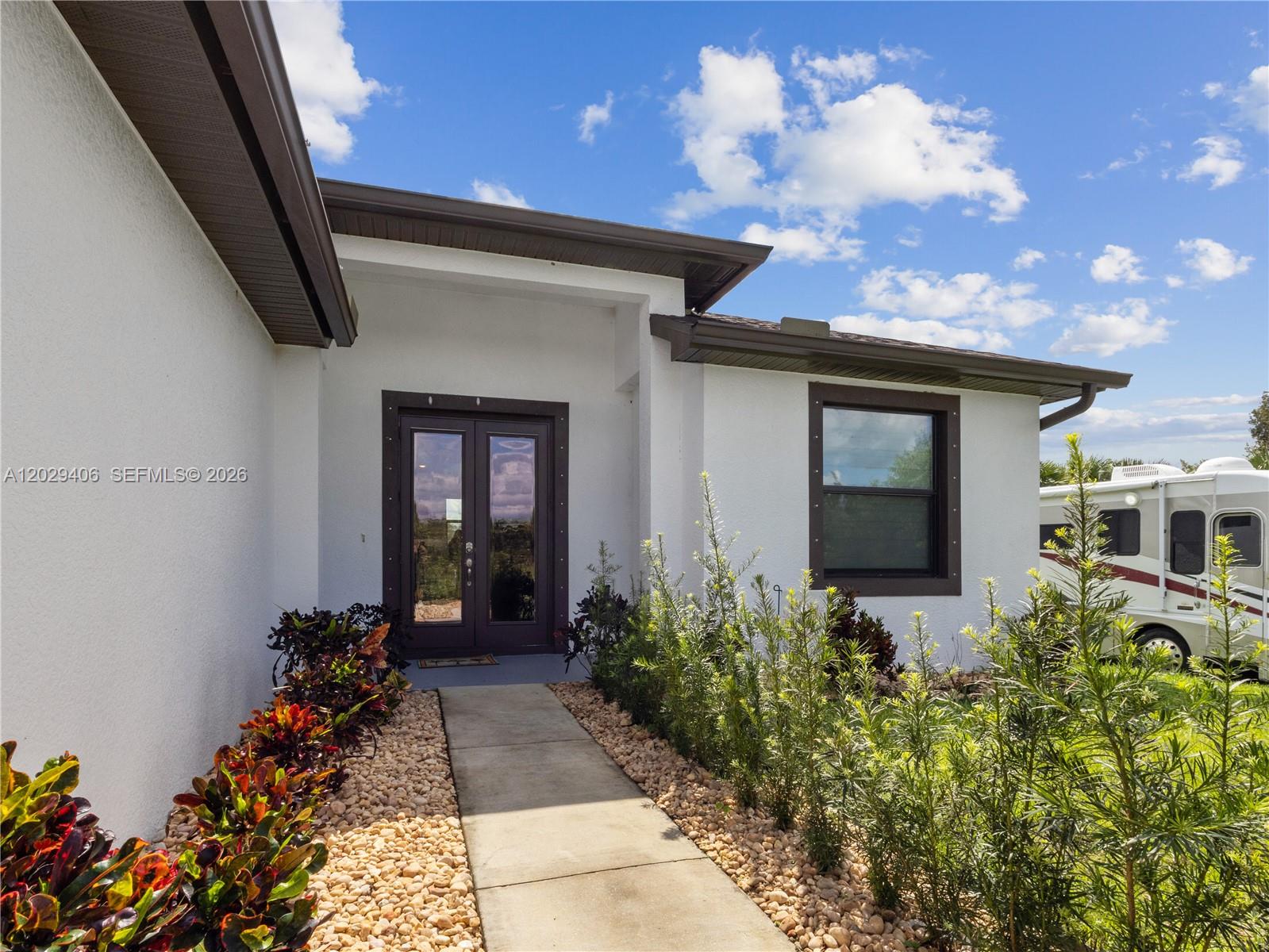 490 Nw 37 Av. Property Photo 3