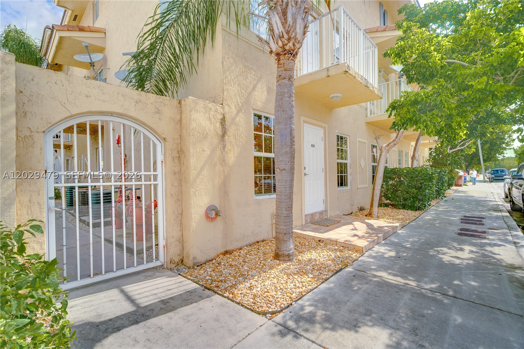 9 E 4th St 101 Property Photo 1