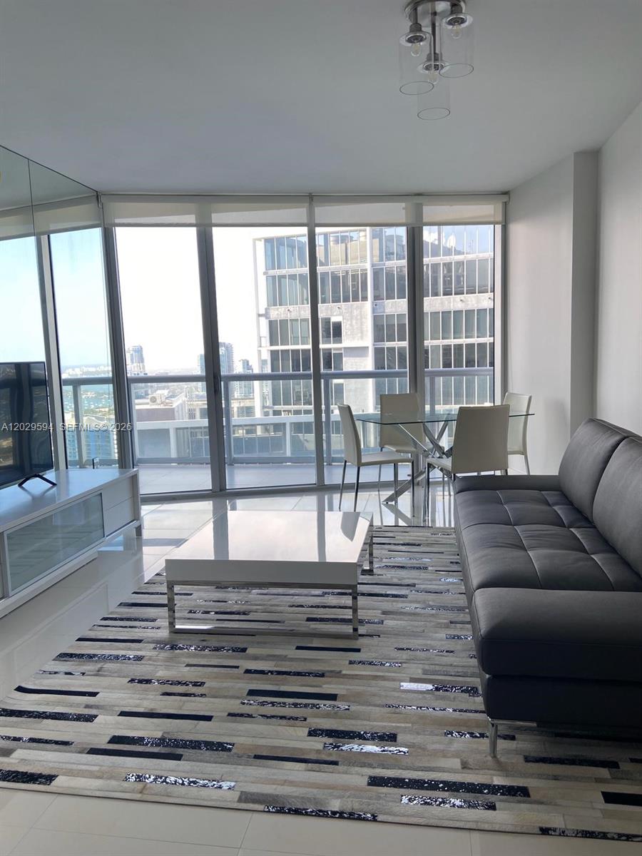 495 Brickell Ave 5706 Property Photo 2