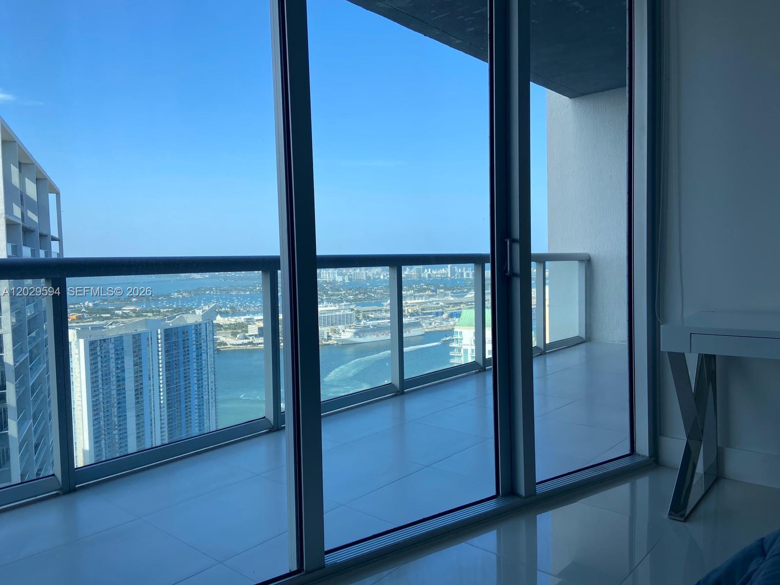 495 Brickell Ave 5706 Property Photo 4
