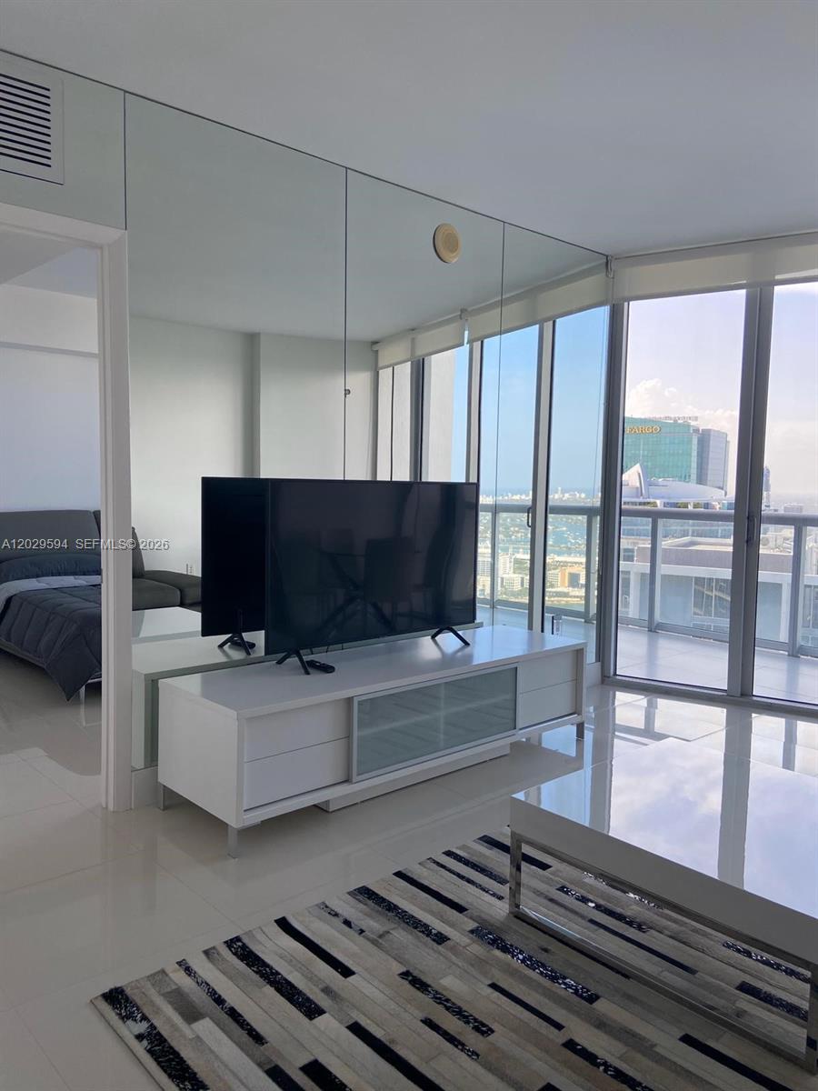 495 Brickell Ave 5706 Property Photo 5