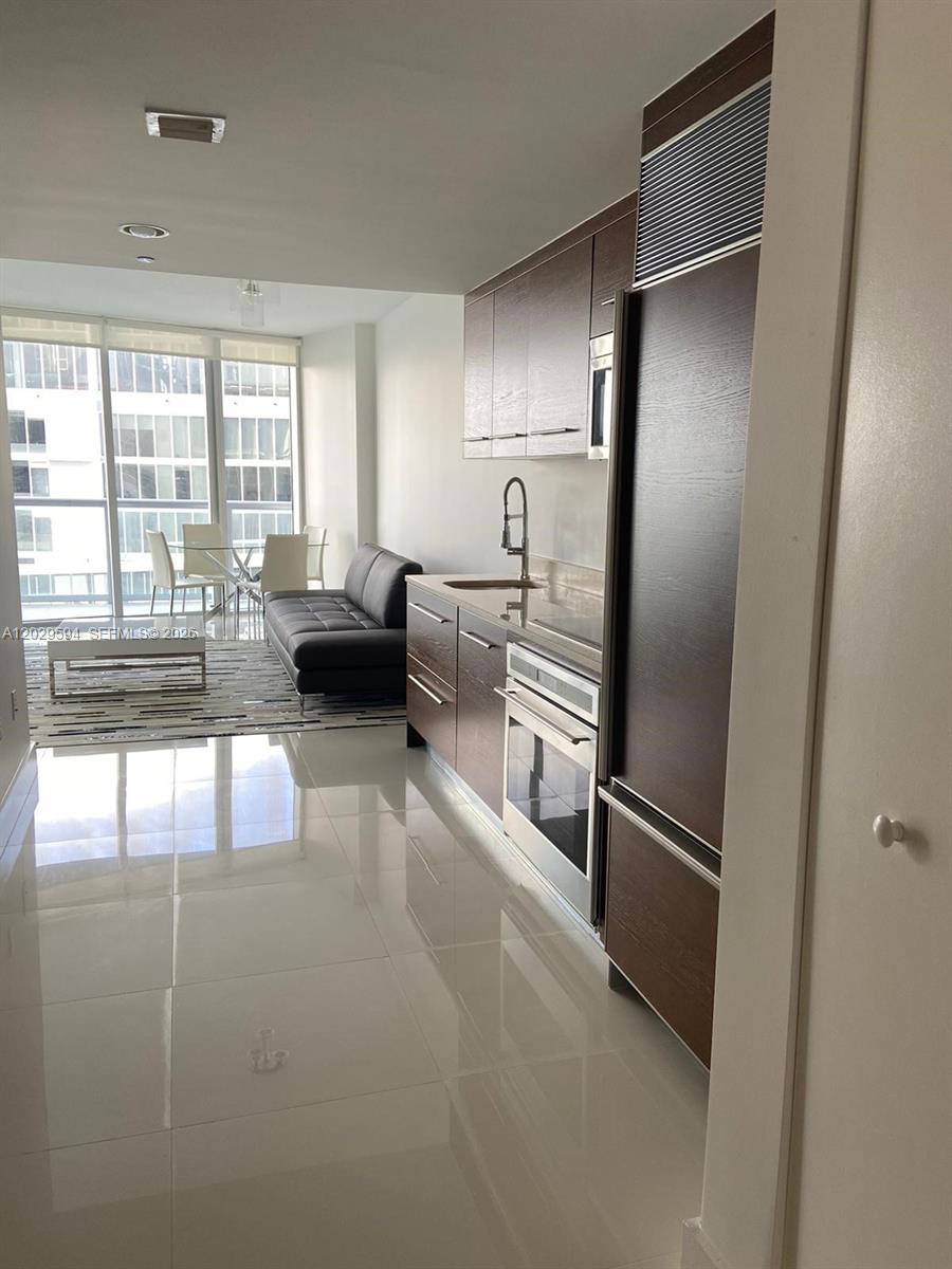 495 Brickell Ave 5706 Property Photo 9