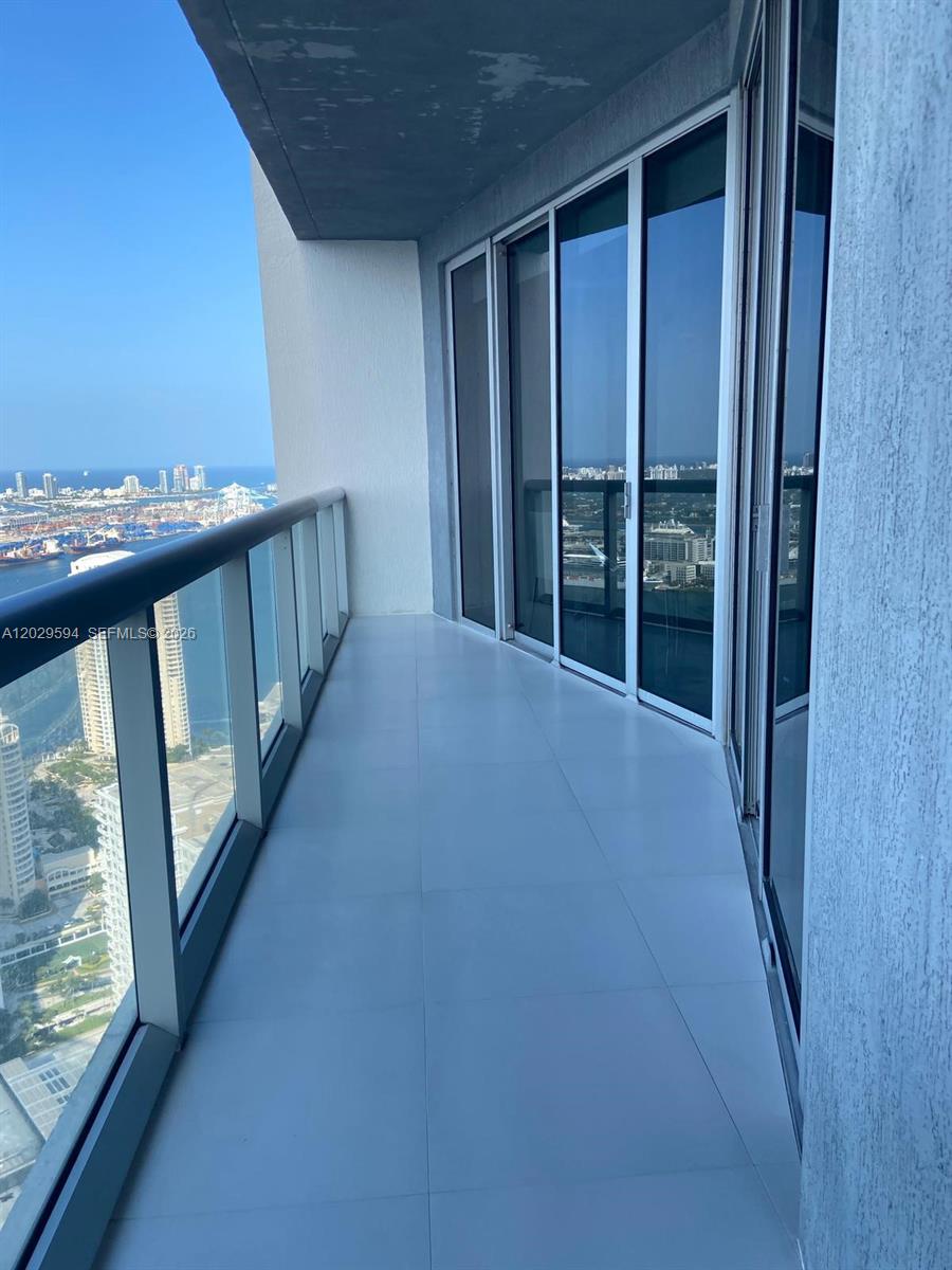 495 Brickell Ave 5706 Property Photo 16