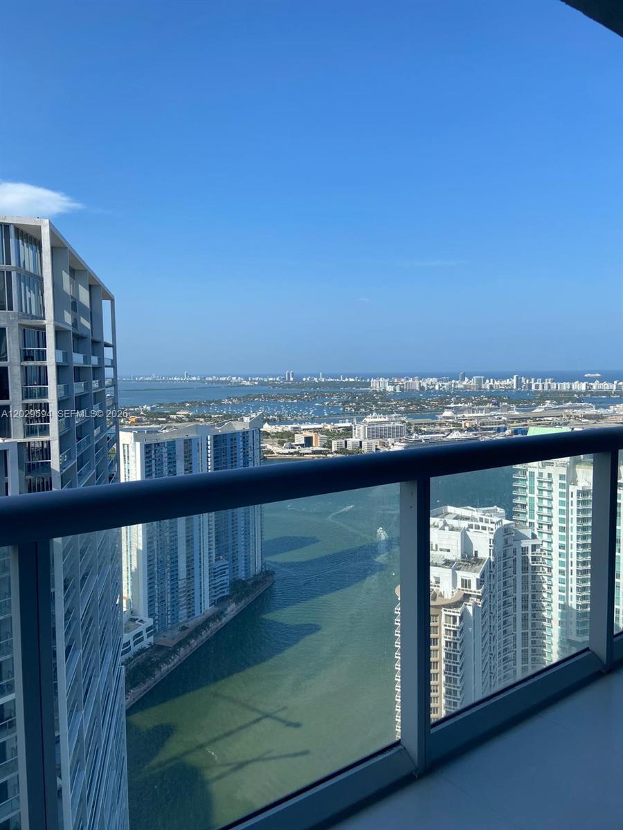 495 Brickell Ave 5706 Property Photo 18