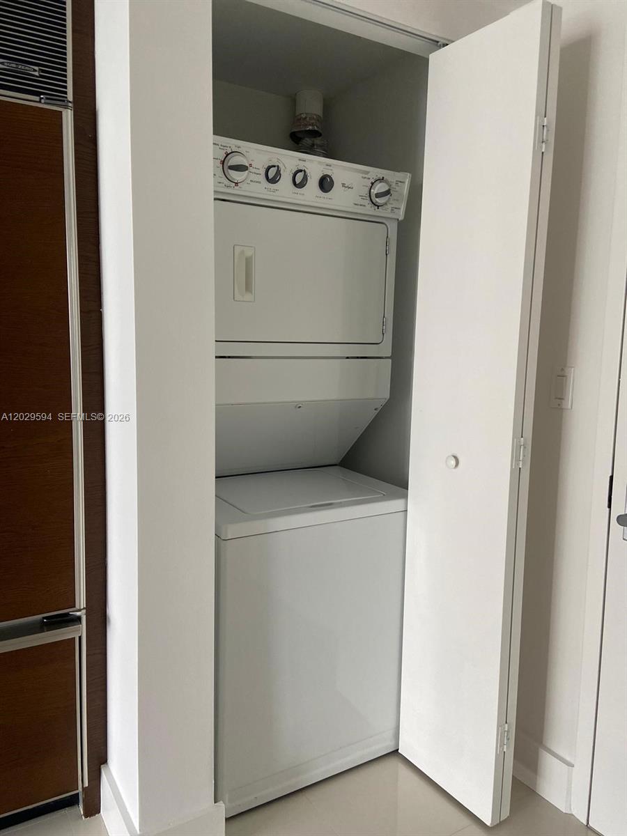 495 Brickell Ave 5706 Property Photo 19