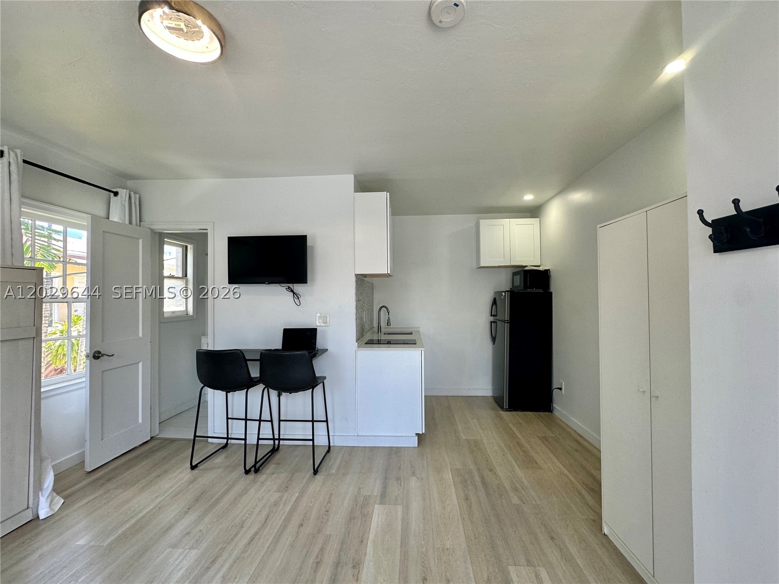 415 75th St 4a Property Photo 3